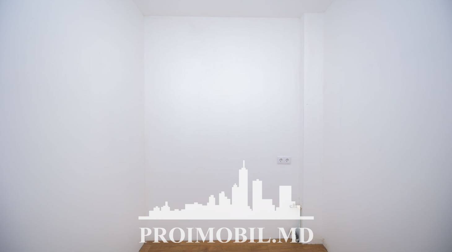 https://images.proimobil.md/JZGYMIL1zQz3T6eJ_pzyNAnQuRuKfxZ9BE3l8YMoJNY/watermark:0.75:so:0:30:0.39/resize:fill:1460:816:1/gravity:ce/bG9jYWw6Ly8vZXN0YXRlL2xyLzQ1NDYzYWFkLTNmODktNDZhMC04Y2E4LTg4MmQxYWVjMmEzYi5qcGVn