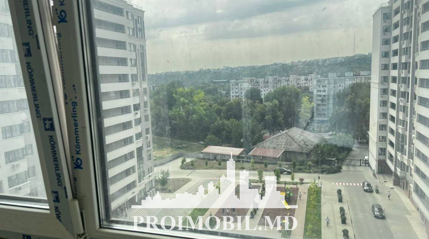https://images.proimobil.md/J_Gee7HeJNAzzyAzHQQthhsWyEKdSU9hpFgpKjk5UMw/watermark:0.75:so:0:30:0.39/resize:fill:1460:816:1/gravity:ce/bG9jYWw6Ly8vZXN0YXRlL2xyLzQxNjk2NDEwLTI0NDItNDA5Zi1hOTc4LTYwY2Y1YzU1MzM4Zi5qcGVn