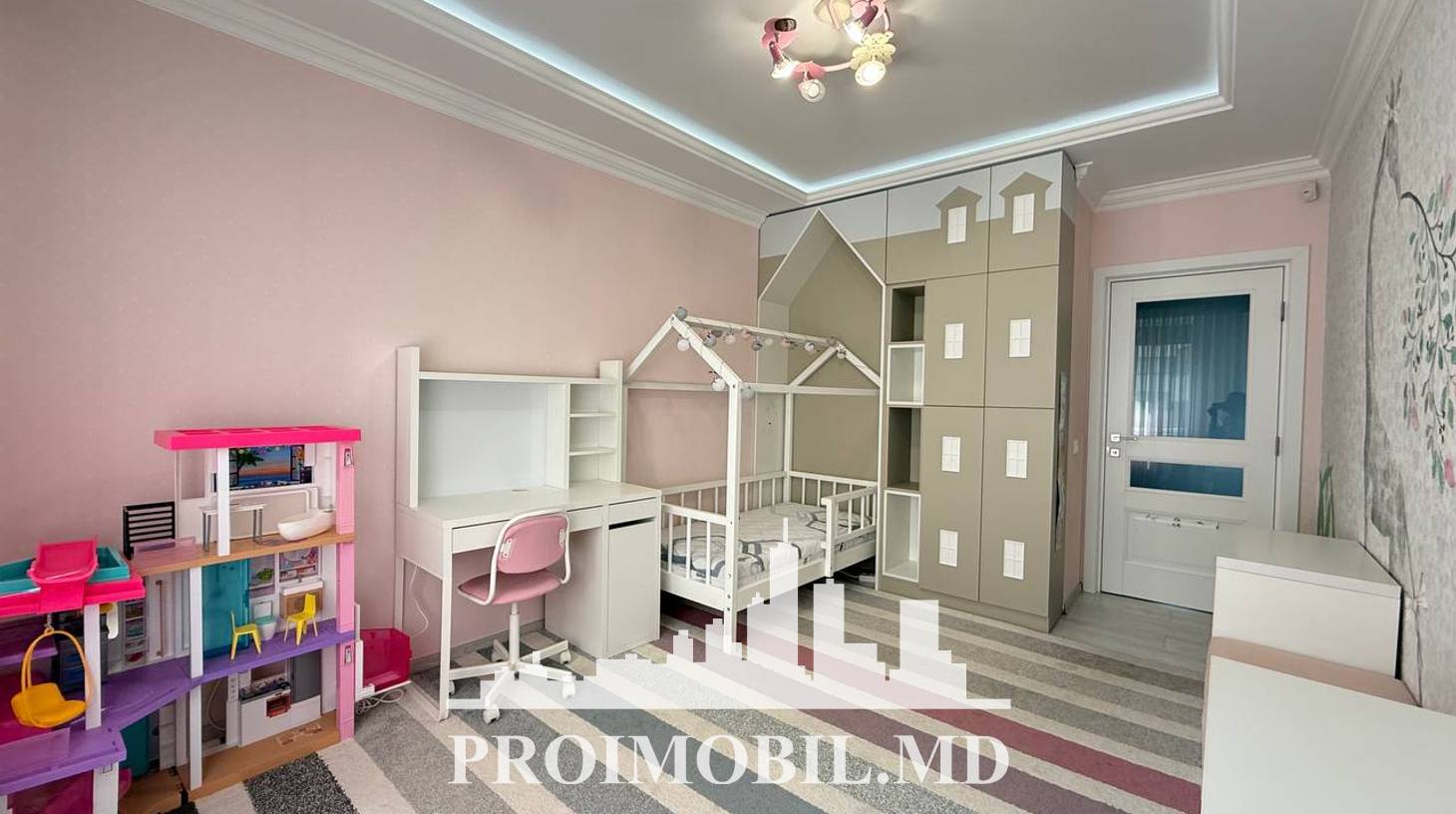 https://images.proimobil.md/J_rLXzwEKgZkp9zQb4GjH1UQG95oVbBHY9Mb2_Fnzdk/watermark:0.75:so:0:30:0.39/resize:fill:1460:816:1/gravity:ce/bG9jYWw6Ly8vZXN0YXRlL2xyLzA2YWMxYzVkLWVhODAtNDY2ZC1hZmU0LWFiYzZkZWQ2N2YwNi5qcGVn