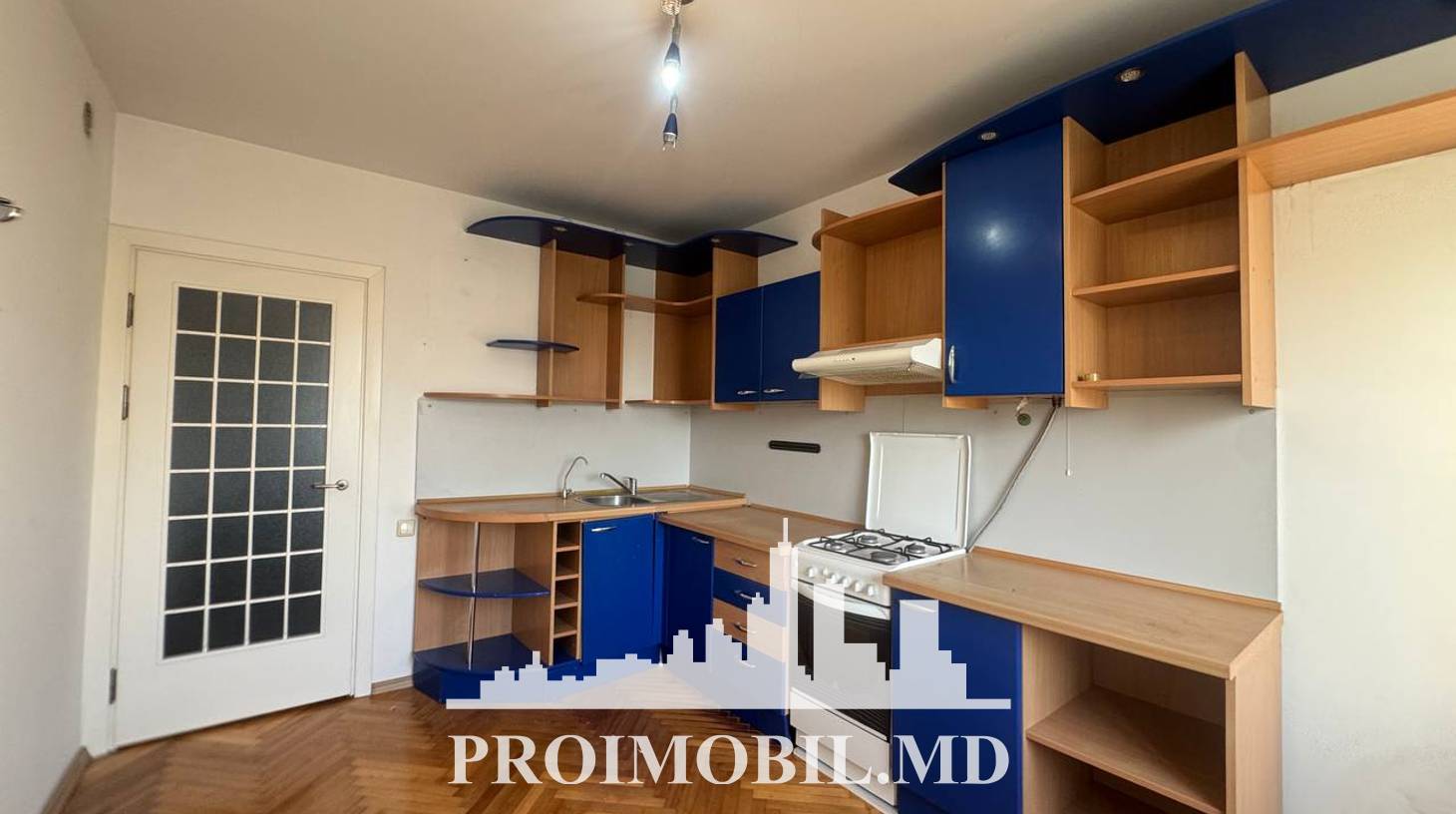 https://images.proimobil.md/J_zeMW1DrLDtRHgmjTgtkNXREkixy7OynW5Ekzx9Rp8/watermark:0.75:so:0:30:0.39/resize:fill:1460:816:1/gravity:ce/bG9jYWw6Ly8vZXN0YXRlL2xyLzA4NTlhMWQ4LTUxNzQtNDgyMi1hZTE4LWExMGQ3YWVlYTU2Ni5qcGVn
