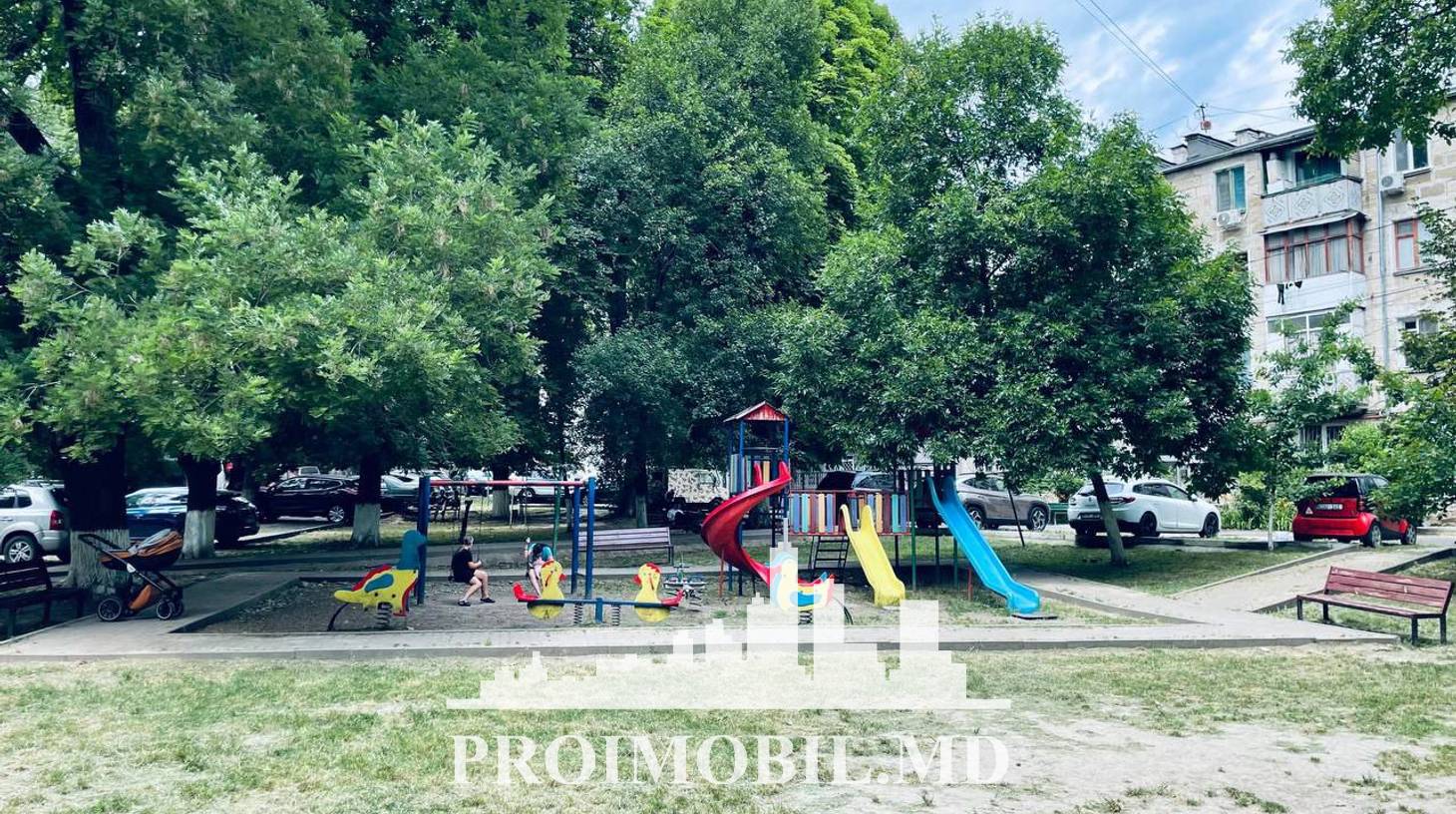 https://images.proimobil.md/Jcdxe5QAbG27GxbKhYcZxKzaLKxDPnnbLnCitWJTV38/watermark:0.75:so:0:30:0.39/resize:fill:1460:816:1/gravity:ce/bG9jYWw6Ly8vZXN0YXRlL2xyLzgzMDkyNDJjLWIzODktNGY1MC1iM2NkLWZlMmQ1OWUyMzM0NS5qcGVn