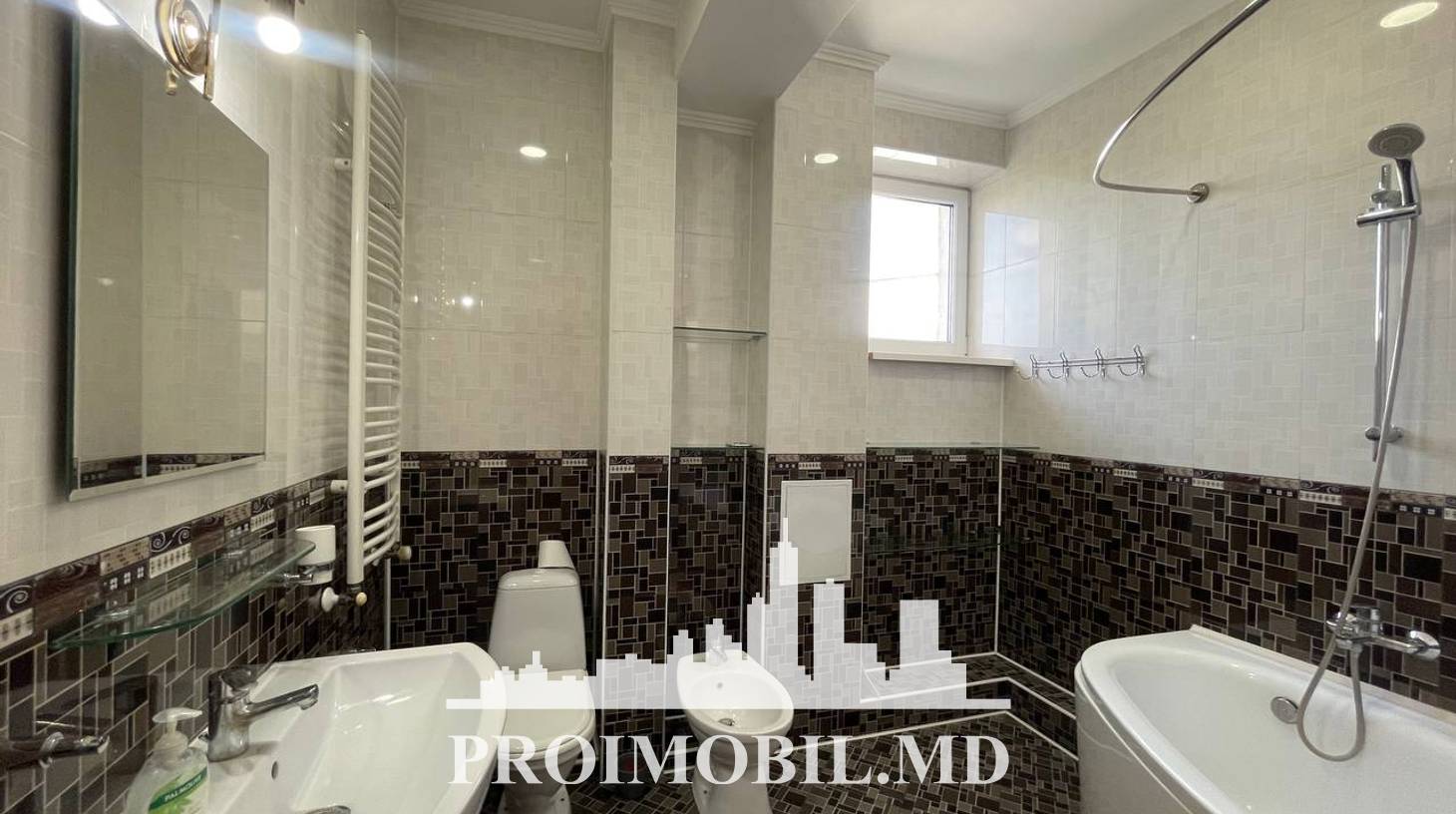 https://images.proimobil.md/JfFQH6qG5ukppyZ_PTYvVmvW2zpfUz7TSbl77jVDR9I/watermark:0.75:so:0:30:0.39/resize:fill:1460:816:1/gravity:ce/bG9jYWw6Ly8vZXN0YXRlL2xyL2VjNzgyNzZjLWQ4ZjMtNGIyMC04Y2YxLWE5OWRkNDY2NzE5YS5qcGVn