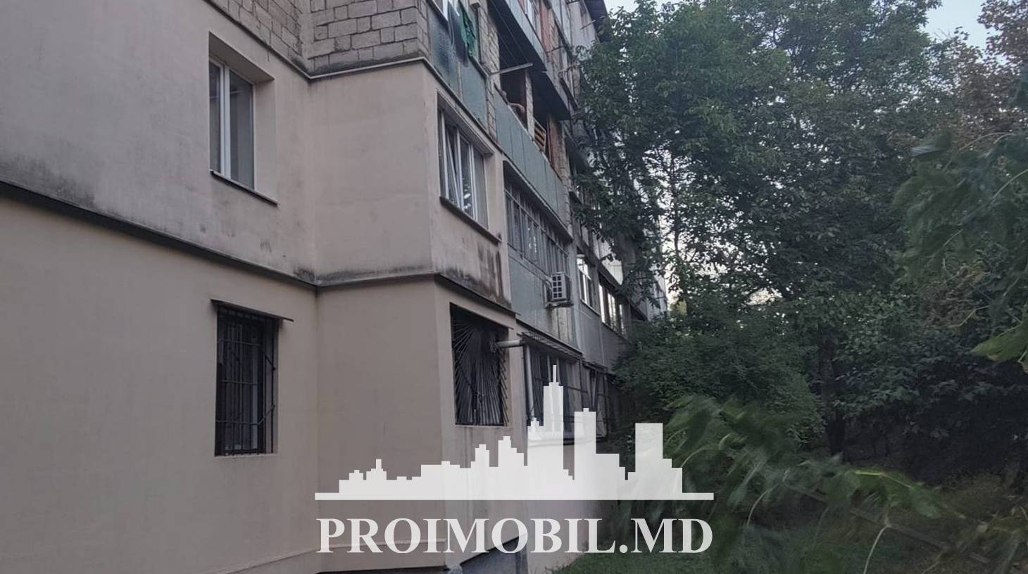 https://images.proimobil.md/Jgd3bi2bXO6Rz49fWM1c__CFMUIZXi7ovQh4dII6d2Q/watermark:0.75:so:0:30:0.39/resize:fill:1460:816:1/gravity:ce/bG9jYWw6Ly8vZXN0YXRlL2xyL2UyN2YyYzc0LTQxYTQtNGFiZi1iZjcwLTNiZWNkNTZhNjZjYy5qcGVn