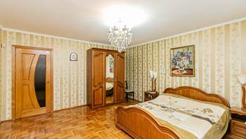 https://images.proimobil.md/Jk2xMEgwPOParpqfmgaGjUiL_LKh7bR3C6DbM4iAQP4/resize:fill:350:198:1/gravity:ce/bG9jYWw6Ly8vZXN0YXRlL2xyLzM4MTk2MjQ4LTJhNTItNGVkYS1iMjFiLTM3M2I0MDU0ZWM2Zi5qcGVn