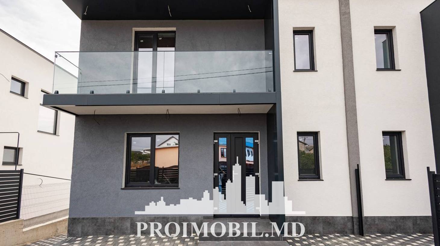 https://images.proimobil.md/JlLYLoVj2W9YaPi2l-8UXYV2J1OPnF1qjsa7MzOXjuQ/watermark:0.75:so:0:30:0.39/resize:fill:1460:816:1/gravity:ce/bG9jYWw6Ly8vZXN0YXRlL2xyLzJlMDNjYTBkLWJhZDUtNDAzZS1hMGQ0LTk3MDk0Njk4YmIwOS5qcGVn