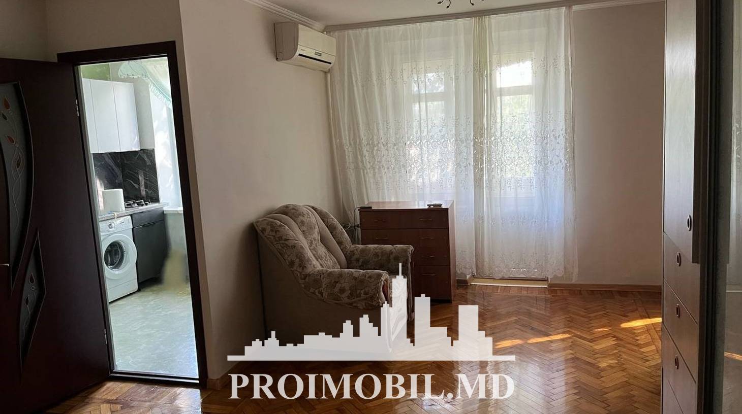 https://images.proimobil.md/JlbcrlOGPDboU2o7bUCnPvwkG7OouQThOEJefdq6bbs/watermark:0.75:so:0:30:0.39/resize:fill:1460:816:1/gravity:ce/bG9jYWw6Ly8vZXN0YXRlL2xyLzY1NzBjNzRmLTI1ZGMtNDFlMS1iYWY3LTY1MjViNjkwYjQ1Mi5qcGVn