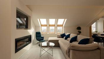 https://images.proimobil.md/JlfiXNOaF7y1uNwjSrI6k-Dinw04zuEipNC9HwP4llc/resize:fill:350:198:1/gravity:ce/bG9jYWw6Ly8vZXN0YXRlL2xyL2ExMjliOGE4LWRmYTYtNDllMy05MGQyLWQ5YWU1YjJlMmEyOC5qcGVn