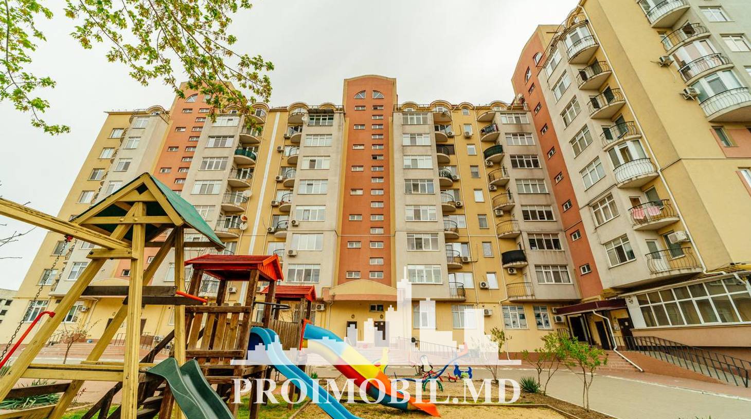 https://images.proimobil.md/JnKa-zqBUrZQgO9ucSJBVptWxlB9_L4gQjp4r8158ak/watermark:0.75:so:0:30:0.39/resize:fill:1460:816:1/gravity:ce/bG9jYWw6Ly8vZXN0YXRlL2xyL2MwNTg3NmNiLTY4ODEtNGZiMC1hMDk4LTc4YmYyNTk2NTlmYi5qcGVn