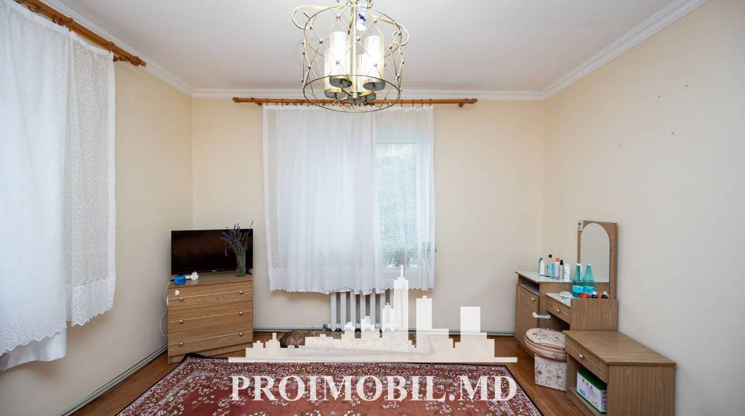 https://images.proimobil.md/JorNV0SS4tUo0Ej2GUEF0nsNIvXgxbv7DGFSPkbT1kY/watermark:0.75:so:0:30:0.39/resize:fill:1460:816:1/gravity:ce/bG9jYWw6Ly8vZXN0YXRlL2xyLzlkMmUyMjczLTFkZWMtNGE4Yy1iZWYxLTI3NDBjZjcyZTdlNC5qcGVn