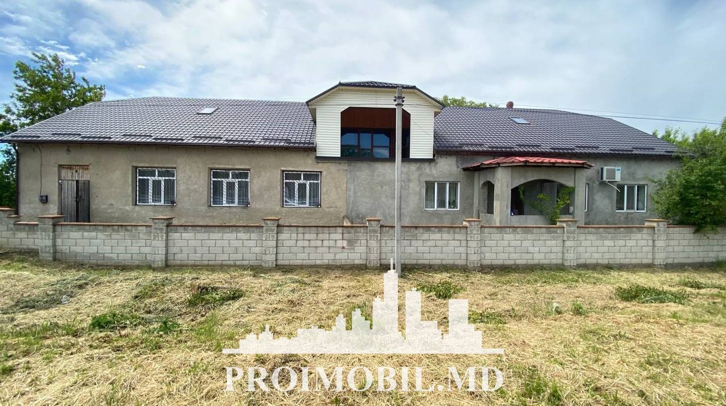 https://images.proimobil.md/JpX2F5Rv9Svu5exU7M7LFbu6OtknM-oNu_EkJqB8nQQ/watermark:0.75:so:0:30:0.39/resize:fill:1460:816:1/gravity:ce/bG9jYWw6Ly8vZXN0YXRlL2xyLzg3ZDJmMDdjLWE5NWItNDBiZS1iNjVmLWU2MWQ0ZDhhZGJjNC5qcGVn