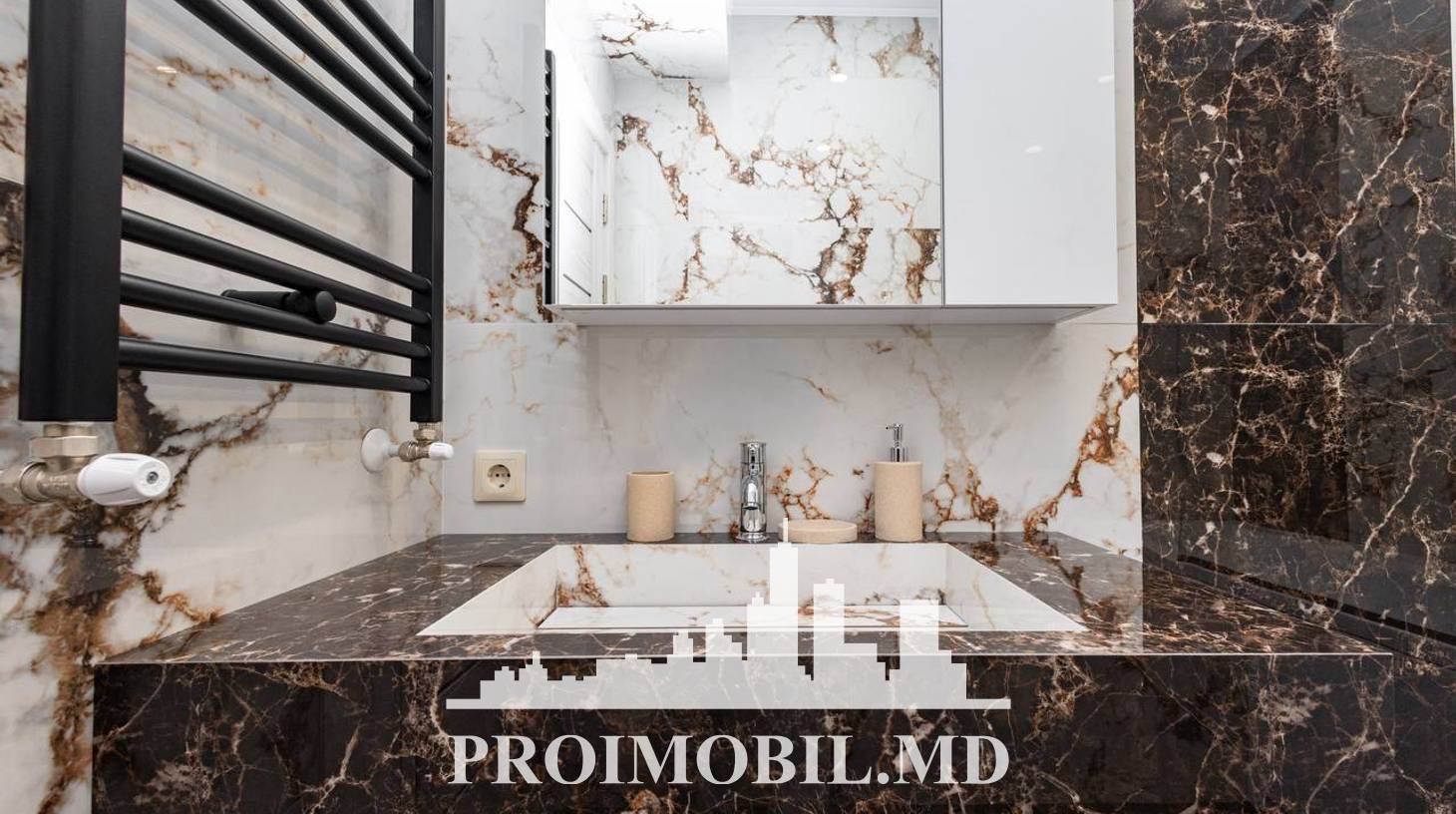 https://images.proimobil.md/Jps0AtDYtYgaUSS7BImra9l8DQJg5-FnAtgSBgXLgqQ/watermark:0.75:so:0:30:0.39/resize:fill:1460:816:1/gravity:ce/bG9jYWw6Ly8vZXN0YXRlL2xyL2MxYWQzZDRmLTlmNmQtNDljYS04NjcwLTUzODM1ZjllNjJiMS5qcGVn