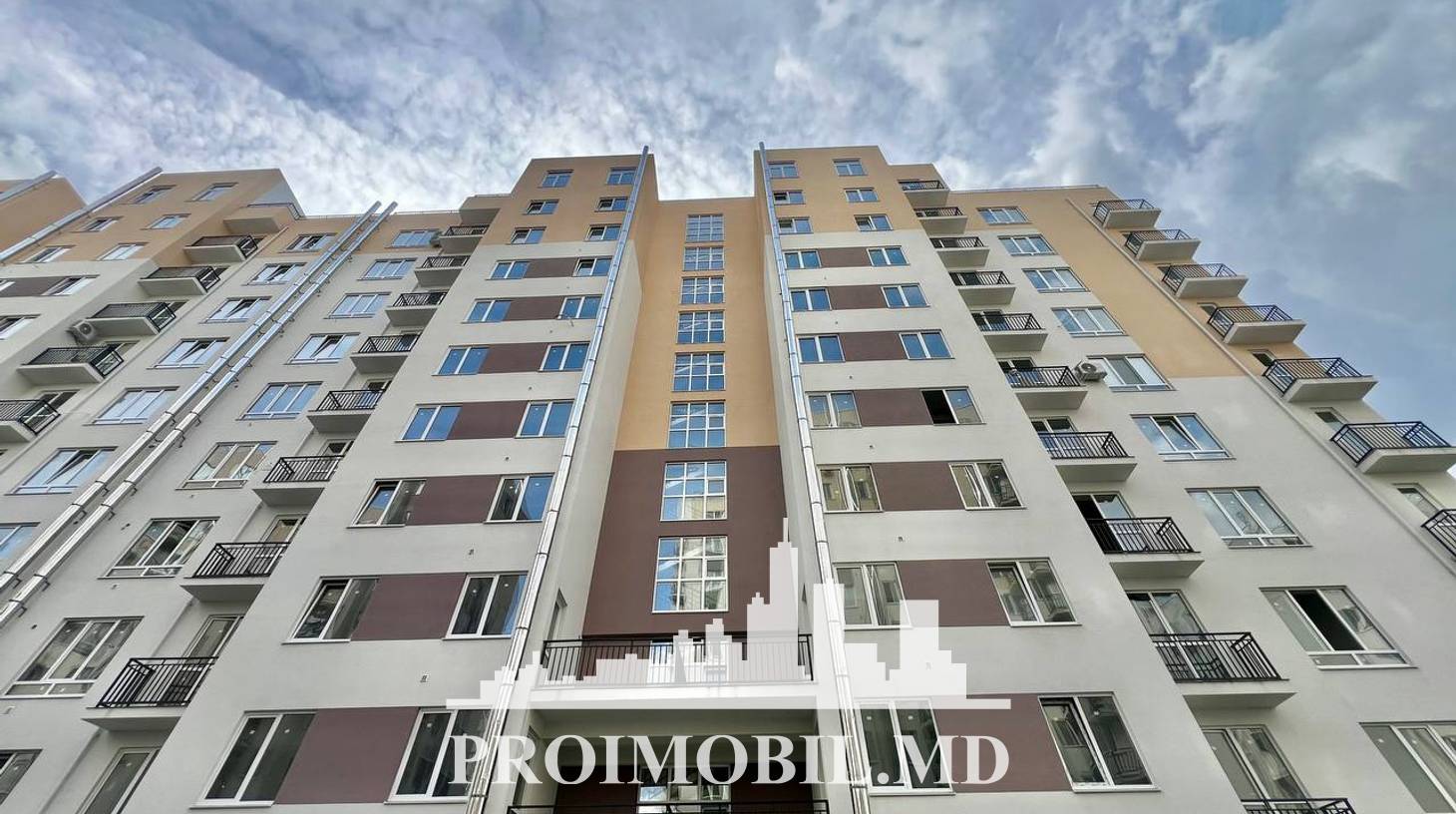 https://images.proimobil.md/JrFBrZgDte8Ek6mAwYYlJad2YoRLv3wDWh2oZpSHs2g/watermark:0.75:so:0:30:0.39/resize:fill:1460:816:1/gravity:ce/bG9jYWw6Ly8vZXN0YXRlL2xyL2RlNWVlMzYwLWM3NmYtNGRkMC05OGUyLWY3MDkzM2FkZTE1OS5qcGVn