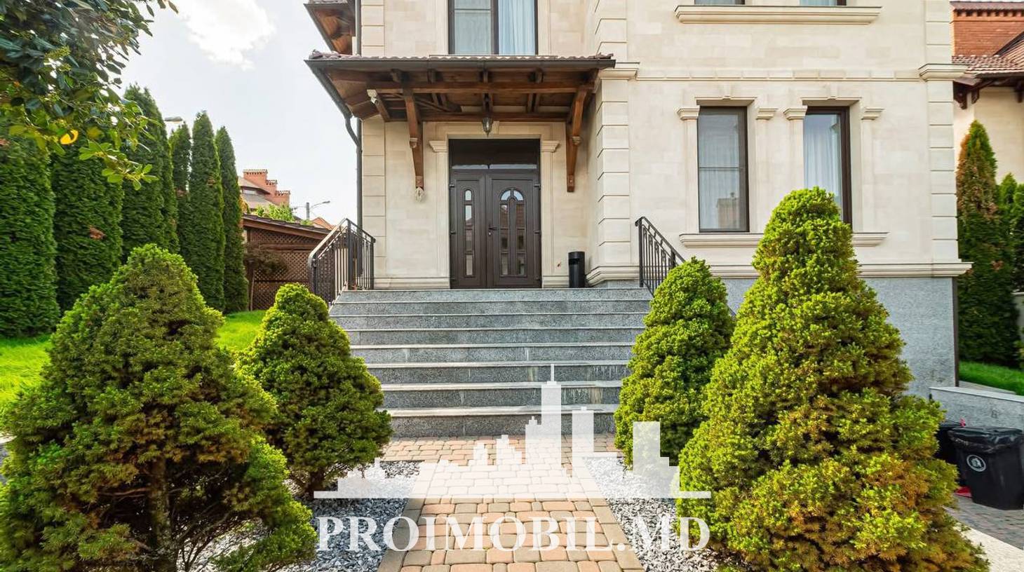https://images.proimobil.md/Jrg3uGxm3-AxY6zcS_zX1wl6ljvlhZxbJ24oHMeoA5g/watermark:0.75:so:0:30:0.39/resize:fill:1460:816:1/gravity:ce/bG9jYWw6Ly8vZXN0YXRlL2xyLzljZTM5YWMwLTdlNTQtNDljMS1hMTYxLWFlMmU3NmUyZmIxYy5qcGVn