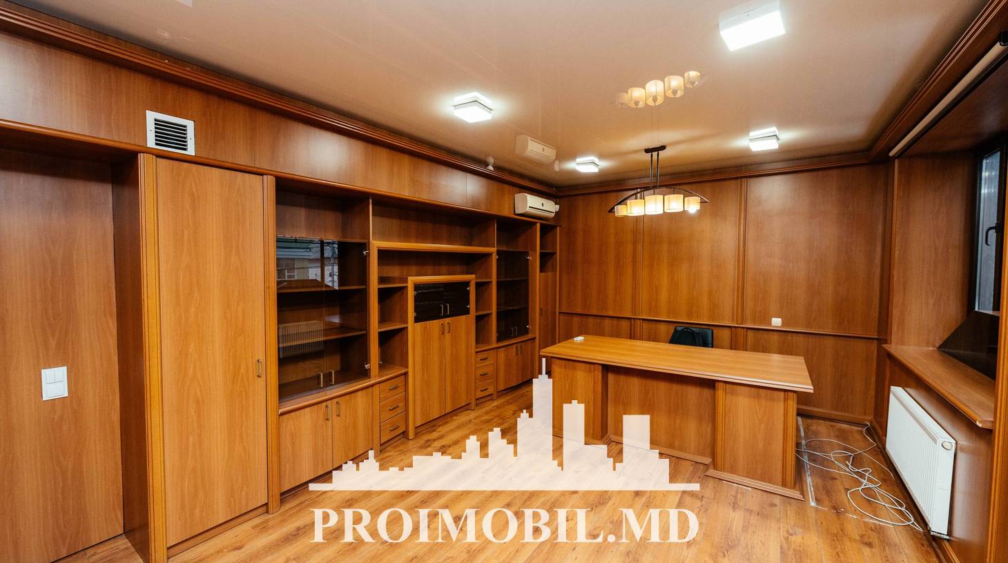 https://images.proimobil.md/Jt2oKru_qSw9E2UFNf8iXp-gq65Vdaw4pBZ14-Y-Gq0/watermark:0.75:so:0:30:0.39/resize:fill:1460:816:1/gravity:ce/bG9jYWw6Ly8vZXN0YXRlL2xyL2RjMTBjOTQ5LTBiZGYtNGJiMi1hNWFkLWJjY2QyNDEzZmE3My5qcGVn