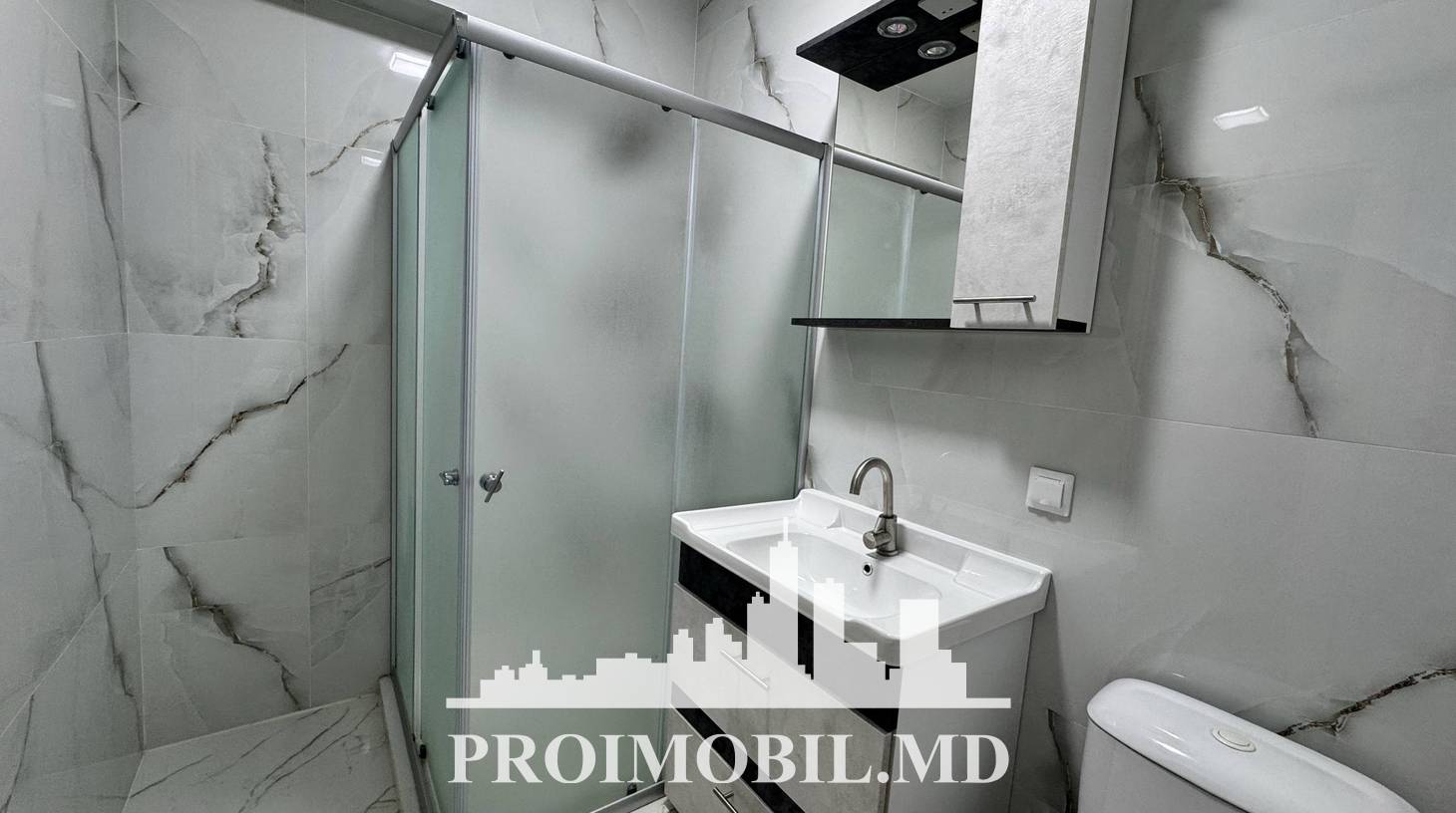 https://images.proimobil.md/JvyHDTAQtEEMa19IiWN0Y6l7gOEYJw8uyx5AHYQCpM8/watermark:0.75:so:0:30:0.39/resize:fill:1460:816:1/gravity:ce/bG9jYWw6Ly8vZXN0YXRlL2xyL2U4ODNiZGNjLTQ0ZDYtNGQ1Zi05NzIzLWVmNmNkMjljZWRjNy5qcGVn