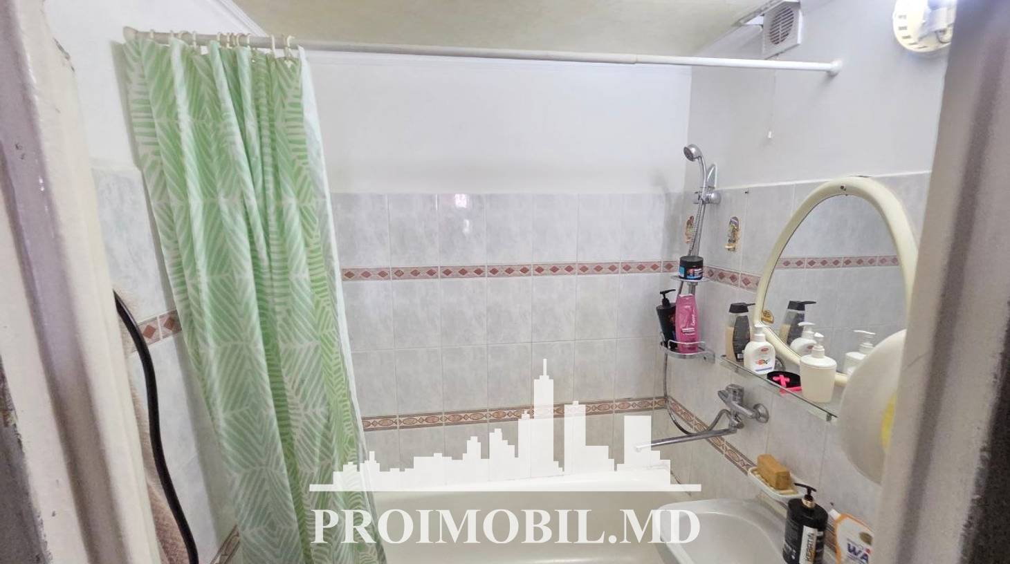 https://images.proimobil.md/Jwnzh4_FbfPbo0YgnCvVoawINHQq7pYyuApHSlY_v5o/watermark:0.75:so:0:30:0.39/resize:fill:1460:816:1/gravity:ce/bG9jYWw6Ly8vZXN0YXRlL2xyLzViYTA4ZDdkLTIzMDYtNGFkYS1hODE0LWRlYmRjYTZkZWY5ZC5qcGVn