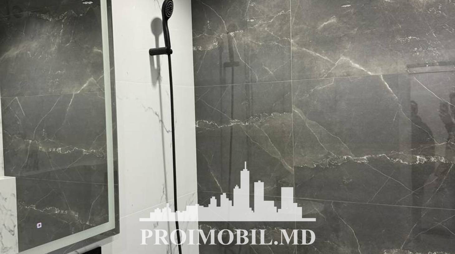 https://images.proimobil.md/JzFedxYK8PqHz8_Xpkbrd_rp4Beob8lGIOw_1TVRrAY/watermark:0.75:so:0:30:0.39/resize:fill:1460:816:1/gravity:ce/bG9jYWw6Ly8vZXN0YXRlL2xyLzJkMjBjNmUwLTA4NDUtNDNhNS1hNTg4LWQ1MmI4ZTY4ZTZkYS5qcGVn