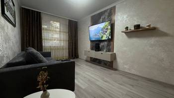 https://images.proimobil.md/JzyAENOYFuorX8CxtjZrt1m0WI_fqDmo_kh0avIe9LI/resize:fill:350:198:1/gravity:ce/bG9jYWw6Ly8vZXN0YXRlL2xyL2Q3OTM2ZTNlLTg5MWYtNDM2Ny05NDkyLTBjZTM5NDUzZjhjNC5qcGVn