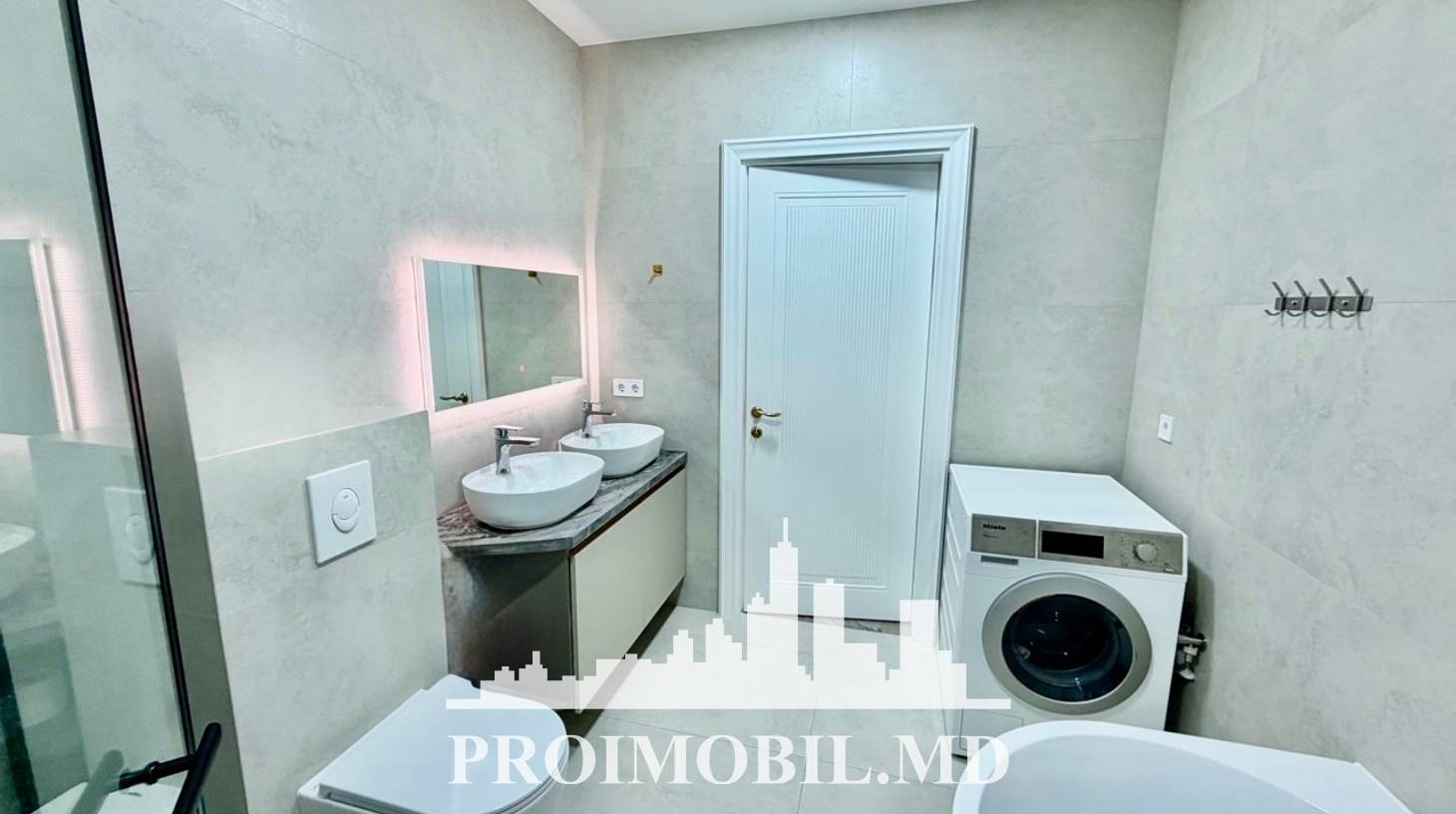 https://images.proimobil.md/K3618tRL_HkTDOaS2MZT9ydxzulptRGLQwx5ktFLvtA/watermark:0.75:so:0:30:0.39/resize:fill:1460:816:1/gravity:ce/bG9jYWw6Ly8vZXN0YXRlL2xyL2MyOTg1YTlkLTBkOWQtNGViOC05YTJhLWY2YTE1ZGQzMDNjZS5qcGVn