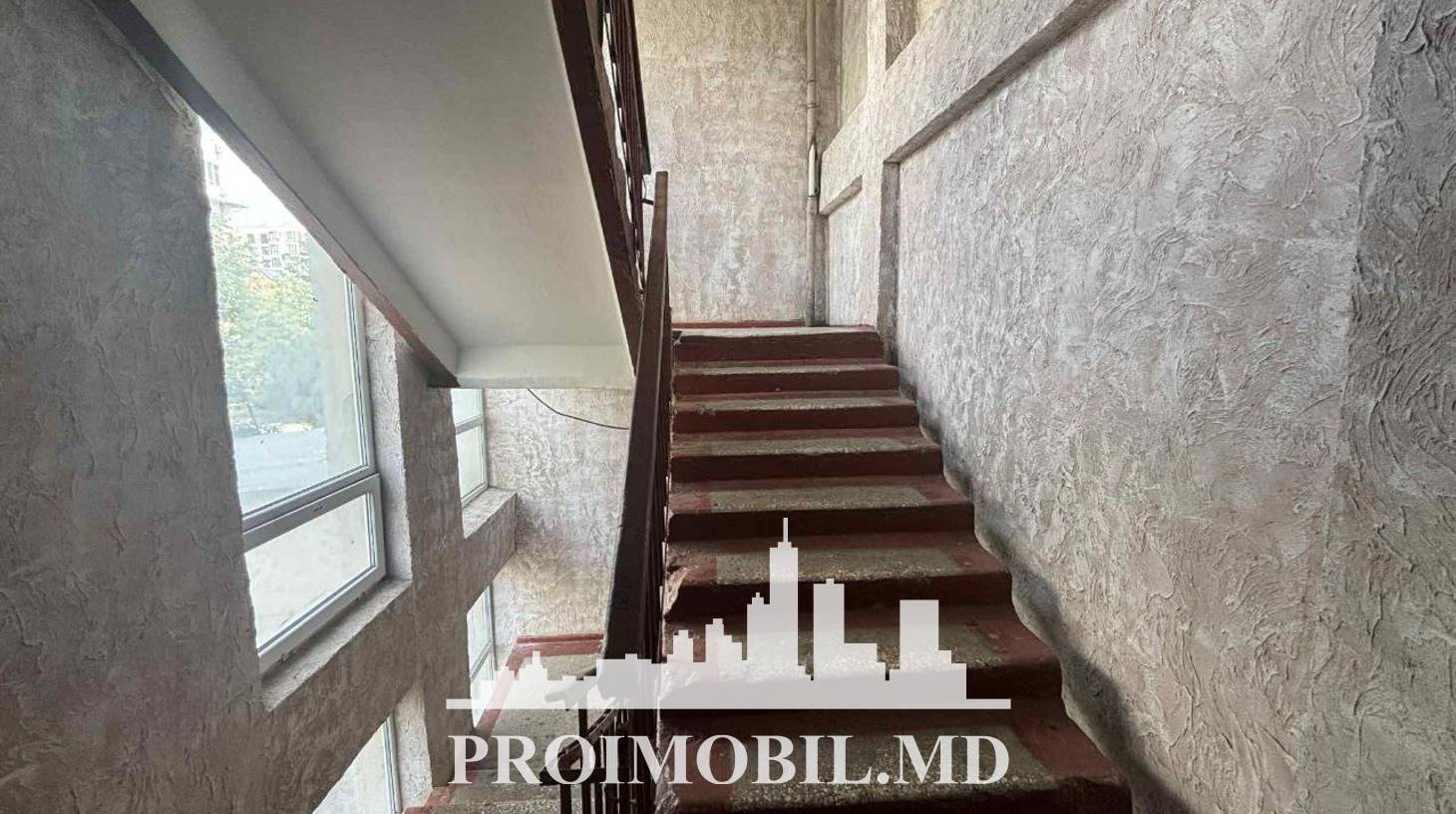 https://images.proimobil.md/K4j-hYersWpLcajY6rjENZzVkb9CE9A74ob67iWHtLM/watermark:0.75:so:0:30:0.39/resize:fill:1460:816:1/gravity:ce/bG9jYWw6Ly8vZXN0YXRlL2xyLzBlYjE4NjZlLWI5YjEtNGNmMy1iZTEzLWU3ZTY3M2FiYjQ1YS5qcGVn