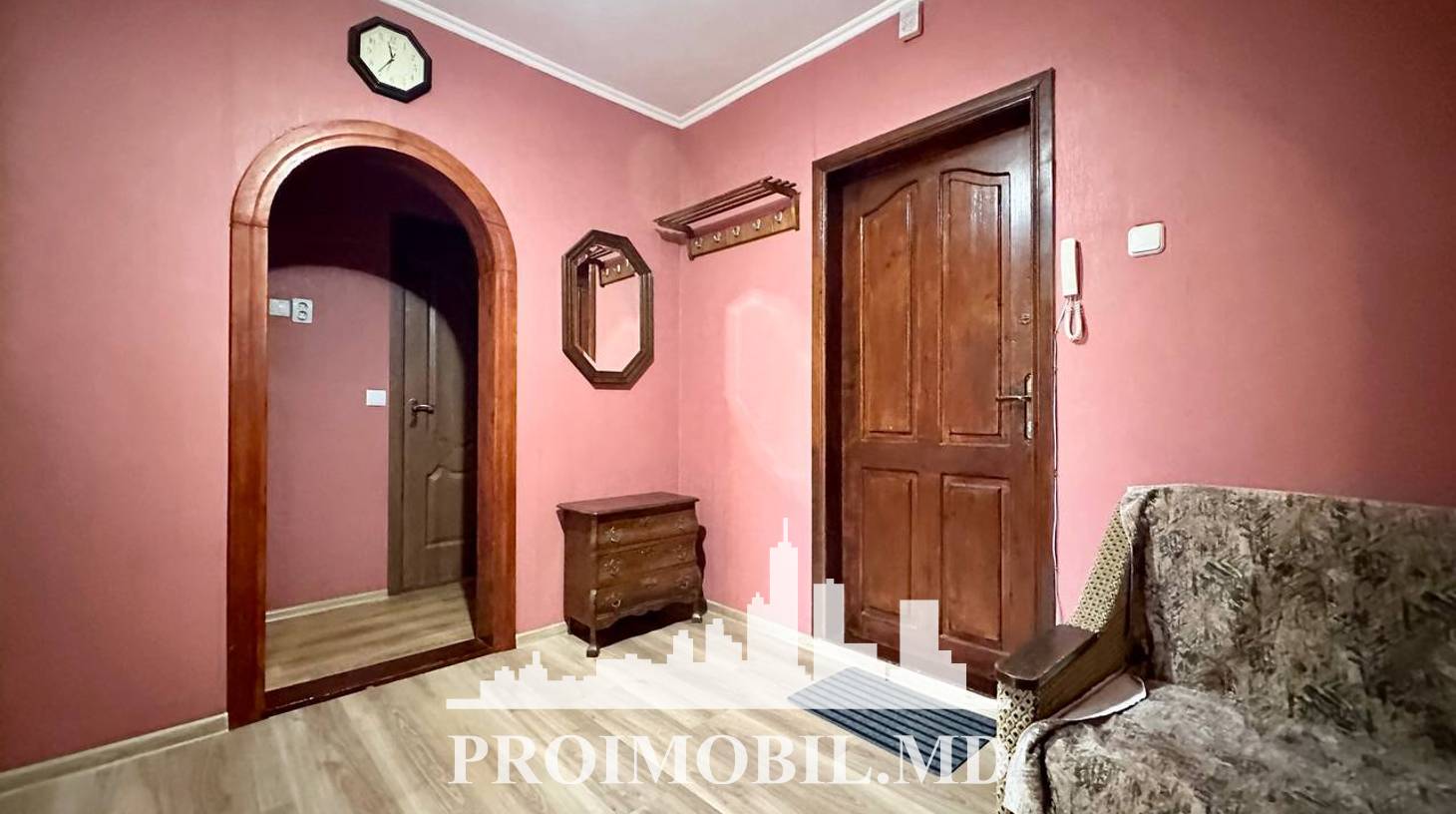 https://images.proimobil.md/K7pFN0In3eqkWAbICBn4k34uiVTB8i86NzN07iosrcM/watermark:0.75:so:0:30:0.39/resize:fill:1460:816:1/gravity:ce/bG9jYWw6Ly8vZXN0YXRlL2xyLzI5OGRiZjZlLTkxYWQtNDY4My04ZjQxLTQwZGIzNmRmNjg2Yy5qcGVn