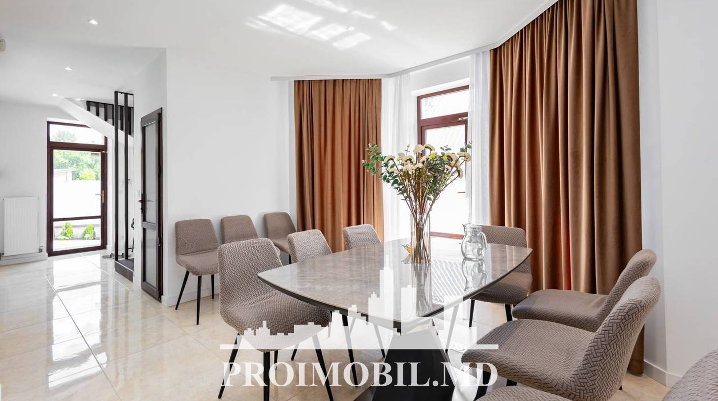 https://images.proimobil.md/K9tvt-fP9bK73GTaGQO-BDs3eYtgROgn3DZWQVx3nDo/watermark:0.75:so:0:30:0.39/resize:fill:1460:816:1/gravity:ce/bG9jYWw6Ly8vZXN0YXRlL2xyL2IxZDg3YTAxLTE3YTEtNDBkMy05NmU5LWY5M2I2NDkxMzc5Yy5qcGVn