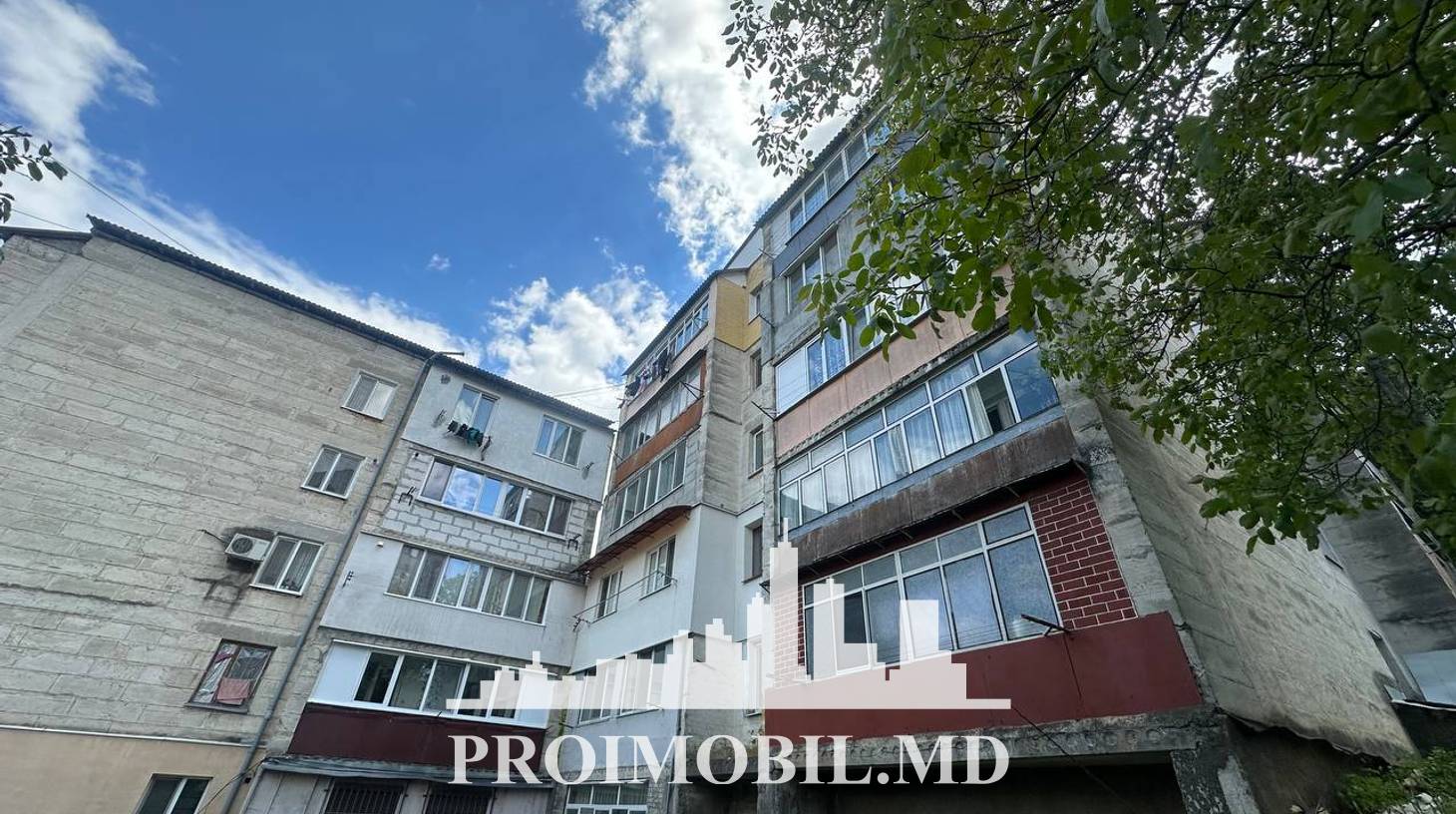 https://images.proimobil.md/KAFkzm6P-LV0gCYUuqLnsvIhrNe45dyCsZZc2zhm5ek/watermark:0.75:so:0:30:0.39/resize:fill:1460:816:1/gravity:ce/bG9jYWw6Ly8vZXN0YXRlL2xyLzA4ZDU3YzNiLWUzZWEtNDg3ZS1hYzIyLWNmMTljZTI5ZmMxYy5qcGVn