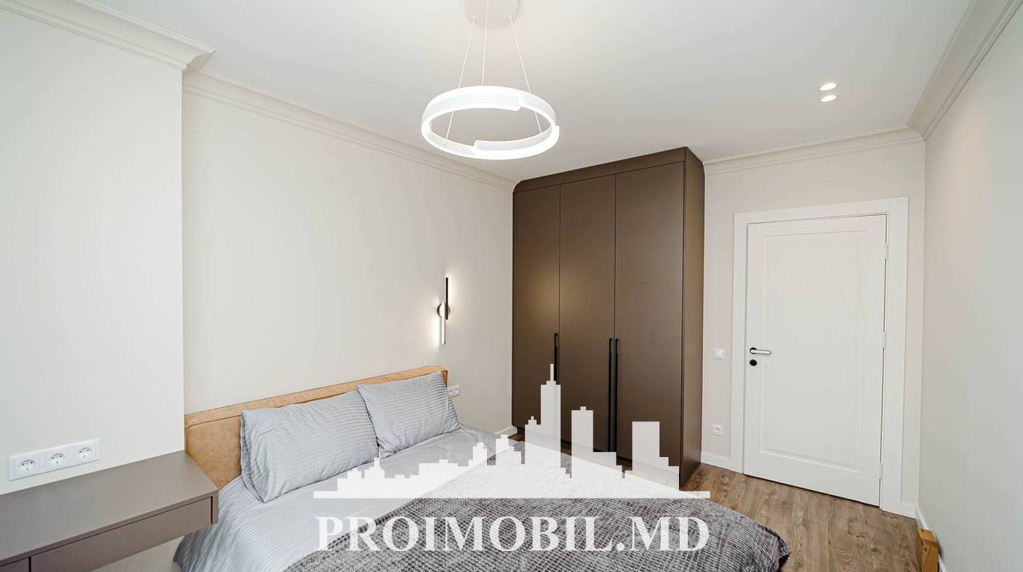 https://images.proimobil.md/KDMRgxxbCeu0nnGe-iLIprT1horRayXUJQbnkzS5dZs/watermark:0.75:so:0:30:0.39/resize:fill:1460:816:1/gravity:ce/bG9jYWw6Ly8vZXN0YXRlL2xyLzMwNjQ2Zjg1LTBmNmMtNGQ0ZS04NDQzLWNmMGU1NWQ3YmZmYS5qcGVn