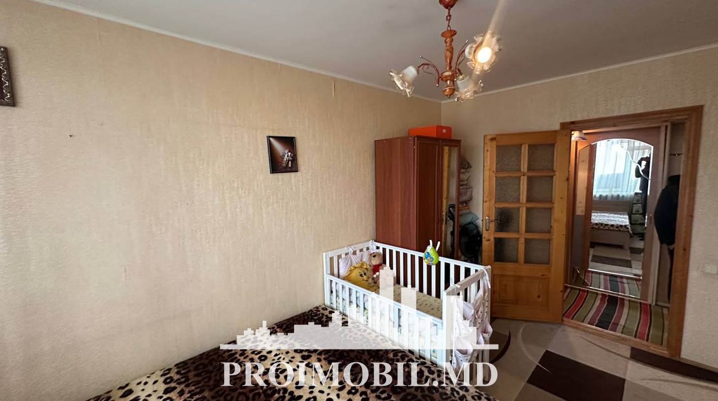 https://images.proimobil.md/KEyloc6mIZsk_zK38CrQIAu2K-Puvz_V3aqoz6o_WdE/watermark:0.75:so:0:30:0.39/resize:fill:1460:816:1/gravity:ce/bG9jYWw6Ly8vZXN0YXRlL2xyLzA5YWNjOGY1LWI5NWMtNDcxMS05MTZjLWQ2NDc4ODVmMzhlNy5qcGVn