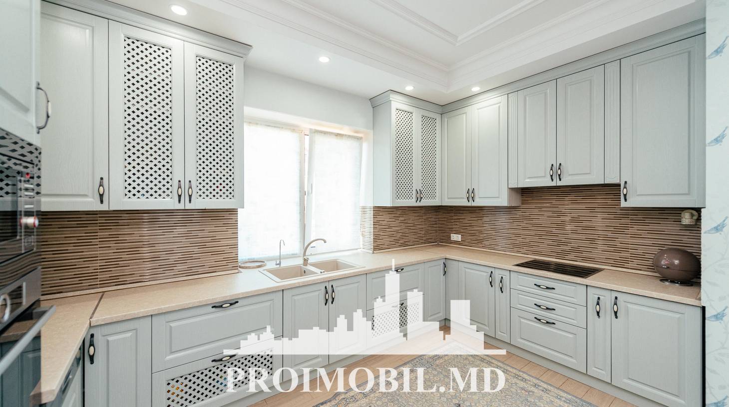 https://images.proimobil.md/KFB0L4pd93Nw2GmhIOQKAXEYaQvygFjLImwbBKieMR8/watermark:0.75:so:0:30:0.39/resize:fill:1460:816:1/gravity:ce/bG9jYWw6Ly8vZXN0YXRlL2xyLzVjZmFiZjk5LTM4OTItNDZkNy04YzBmLTIwMmZiZjAyMGQyYi5qcGVn