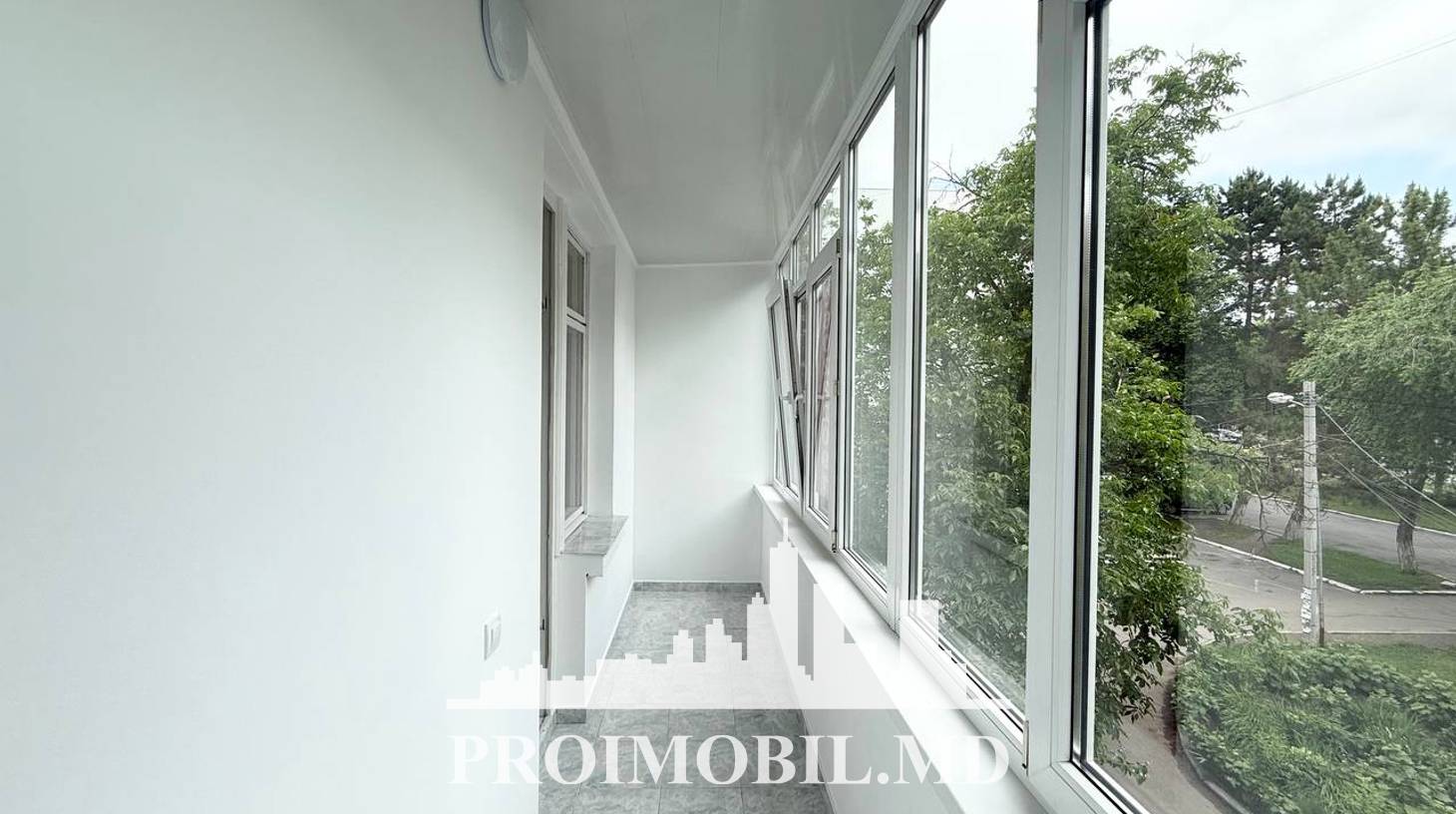 https://images.proimobil.md/KIC6Q6OogpiJdjz1rgh_Wr0zWBl8ui5nTzVmbluHr7A/watermark:0.75:so:0:30:0.39/resize:fill:1460:816:1/gravity:ce/bG9jYWw6Ly8vZXN0YXRlL2xyL2NjNDJiNTk5LTIwYTEtNDY2OS1iMDRkLTI2NDdjODlkOWU2Yi5qcGVn