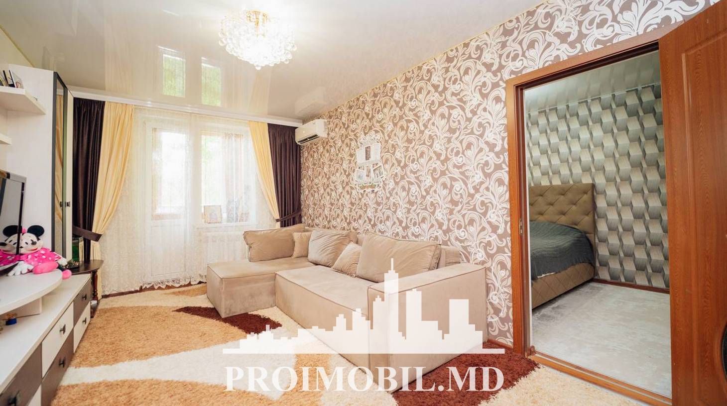 https://images.proimobil.md/KJgXr4knwQ384zkL3nUp7444074KLQ8Nu5OvPIwibqc/watermark:0.75:so:0:30:0.39/resize:fill:1460:816:1/gravity:ce/bG9jYWw6Ly8vZXN0YXRlL2xyLzE0MTg3MjJlLTViNTQtNDFiOS1hOWQwLTNlMjZkMWUxOTE2OS5qcGVn
