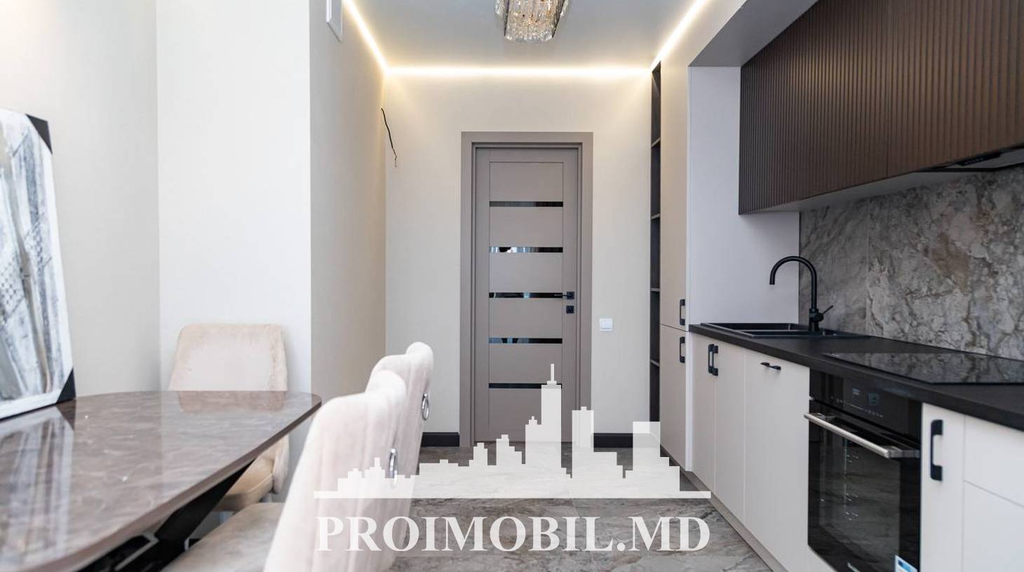 https://images.proimobil.md/KM1-Uw_-3vFFpoSfsD349v1ayLrBldXkFE94AvxG8oA/watermark:0.75:so:0:30:0.39/resize:fill:1460:816:1/gravity:ce/bG9jYWw6Ly8vZXN0YXRlL2xyLzcyOTU5MDZmLWE2ZjEtNDNlZC1iNmExLTk3NWQ2YWM0YmUzYi5qcGVn