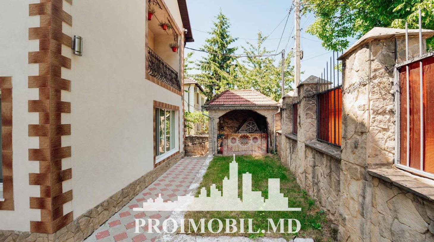 https://images.proimobil.md/KM7BXq30wtstDmLr4nhKmwvgNBG0UvLwpeb0Axf6qp4/watermark:0.75:so:0:30:0.39/resize:fill:1460:816:1/gravity:ce/bG9jYWw6Ly8vZXN0YXRlL2xyLzRkMmViMjJhLTBkOGYtNDZmOS05MjA2LThmZWM5ZWJlMjA1ZC5qcGVn