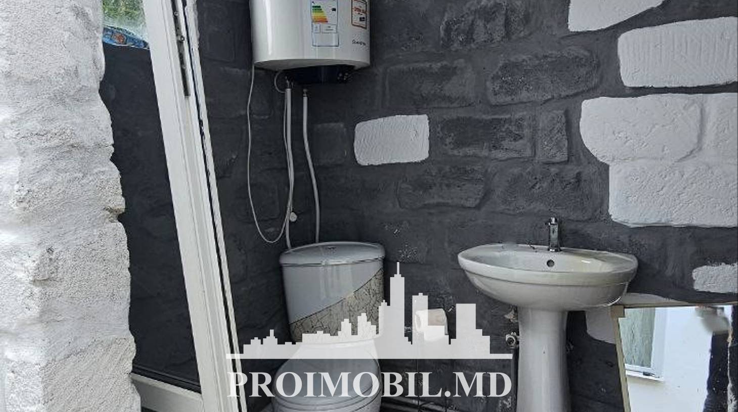 https://images.proimobil.md/KN5yv2iVbF8zbqfhRbc5uiRyYcVH50TU8i1T0WOoh4o/watermark:0.75:so:0:30:0.39/resize:fill:1460:816:1/gravity:ce/bG9jYWw6Ly8vZXN0YXRlL2xyL2IwZjJlNmM5LWQ0MWYtNGI5NC1hMGFkLTg1ODI3YjM5ZTcyMS5qcGVn