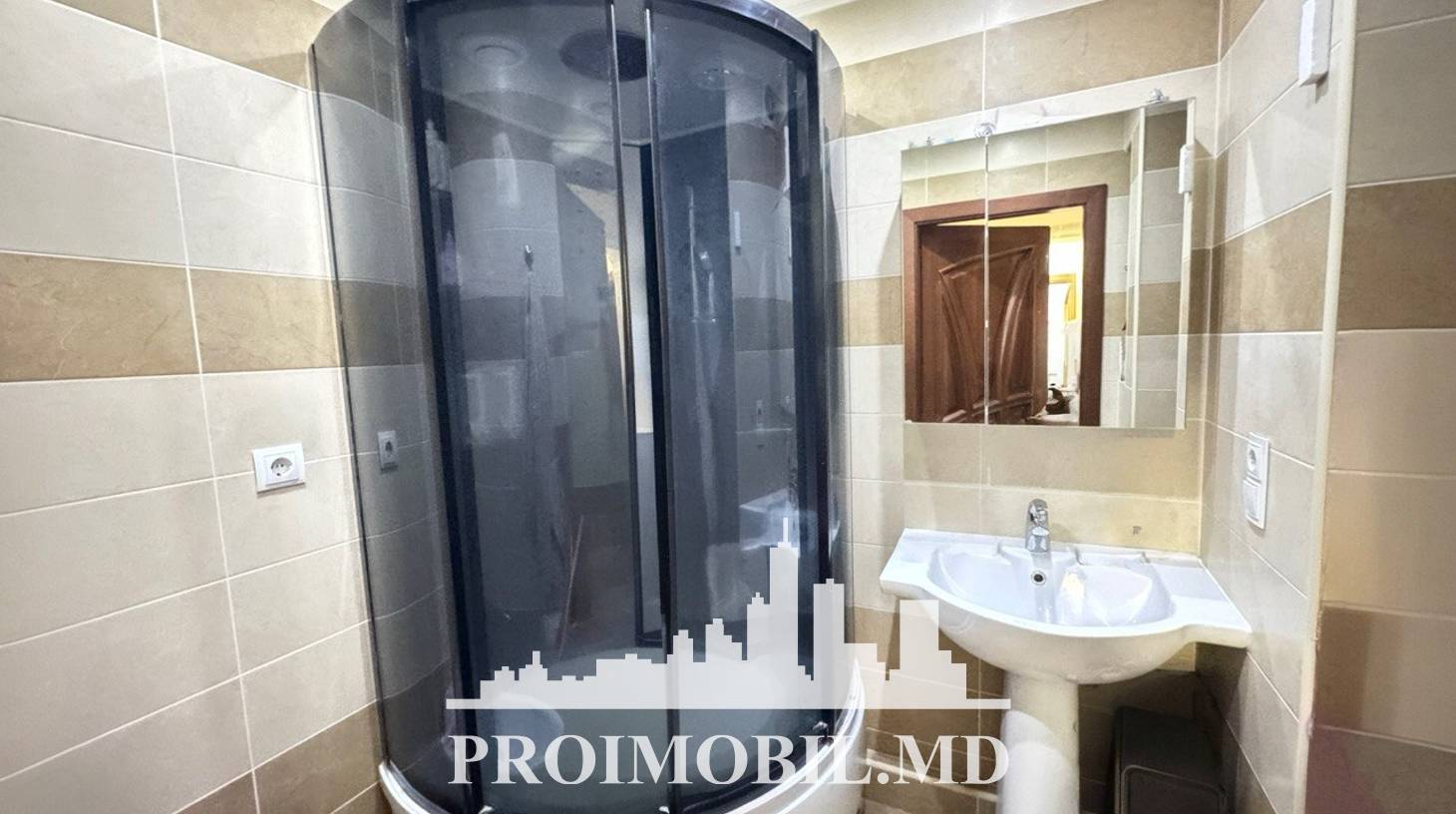 https://images.proimobil.md/KOMc7oBngIqYTuTBG7iZ5itduhCacxgB5n7CSyKXg1I/watermark:0.75:so:0:30:0.39/resize:fill:1460:816:1/gravity:ce/bG9jYWw6Ly8vZXN0YXRlL2xyLzNiMDZlNmFiLTRkZmEtNDcyNS1hMTQ5LTI4MGI3M2IwYjFiMi5qcGVn
