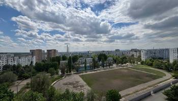 https://images.proimobil.md/KOev6NFQyfuQoqYdUqLn42IMVv3XwIZfNFR7PAawOio/resize:fill:350:198:1/gravity:ce/bG9jYWw6Ly8vZXN0YXRlL2xyLzQ5OTdmYjdjLTlhOWEtNGE3MC1iOTBhLTQ1MDM0ZjU0OGVlMS5qcGVn