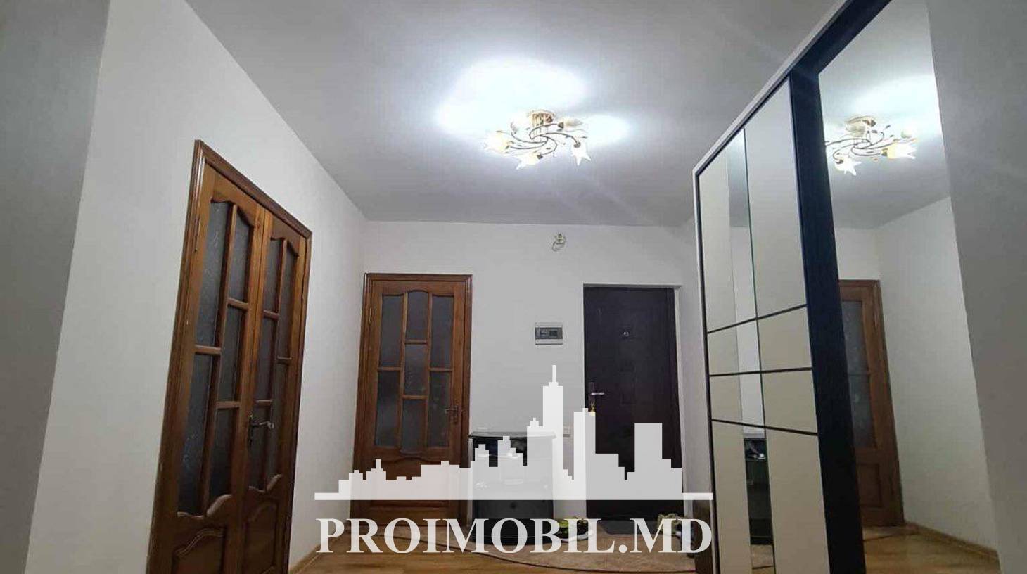 https://images.proimobil.md/KOxk8_uNVsRaATMCKF6Mxn7-y-HEYQWWhlajJ5r9FQE/watermark:0.75:so:0:30:0.39/resize:fill:1460:816:1/gravity:ce/bG9jYWw6Ly8vZXN0YXRlL2xyLzVlNzYyMmIyLTE5MjAtNDFhNy05YTM4LWIyY2YwZjdmM2IxMy5qcGVn