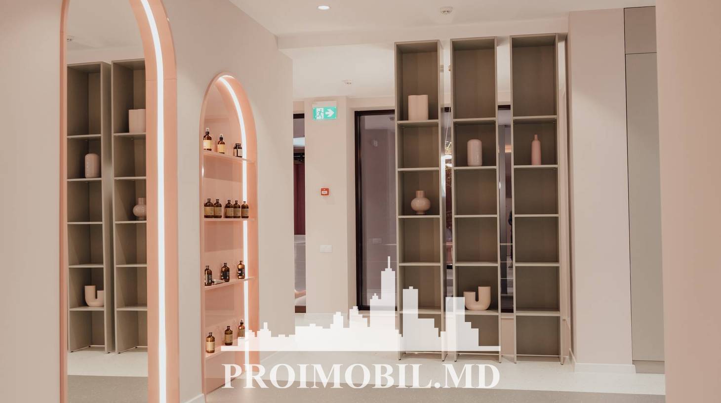 https://images.proimobil.md/KPFXOgKGdxNKUi5v6Pr8y5Ko3vfeFW6nPkIixvo67OE/watermark:0.75:so:0:30:0.39/resize:fill:1460:816:1/gravity:ce/bG9jYWw6Ly8vZXN0YXRlL2xyL2I5ZTg4NDJjLWFlODYtNGQ2Zi04Yzc2LWM1ZWY3ZDZmNDYwOS5qcGVn