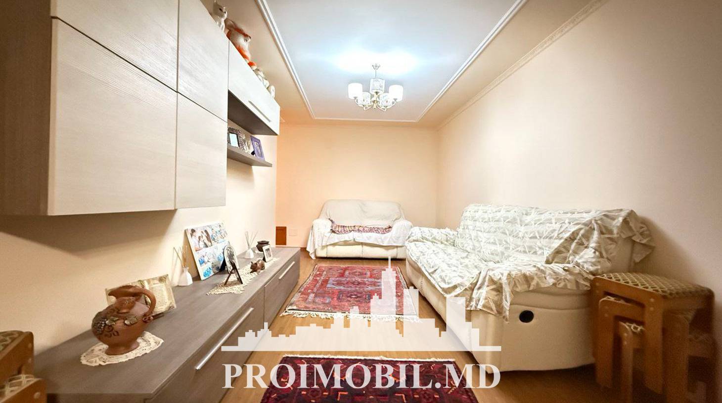 https://images.proimobil.md/KQMkKed91XkHbgxGPRoX2BD50DHoXIEgda6Lrh_63Lw/watermark:0.75:so:0:30:0.39/resize:fill:1460:816:1/gravity:ce/bG9jYWw6Ly8vZXN0YXRlL2xyLzQxNzNiYWU2LThlMjYtNGQyYS04NTc2LWIxNGIxYzNiODlmOS5qcGVn