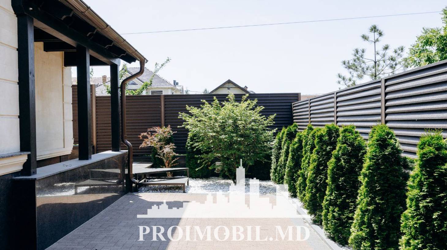 https://images.proimobil.md/KRYkxeEomUwYaMRzwZZBZ5-GifRxaXmEsRX09axvmgw/watermark:0.75:so:0:30:0.39/resize:fill:1460:816:1/gravity:ce/bG9jYWw6Ly8vZXN0YXRlL2xyLzc4YmRmOTViLWVmZmEtNDdlNC05YzkzLTBiOGM0NjkyZmRiMi5qcGVn