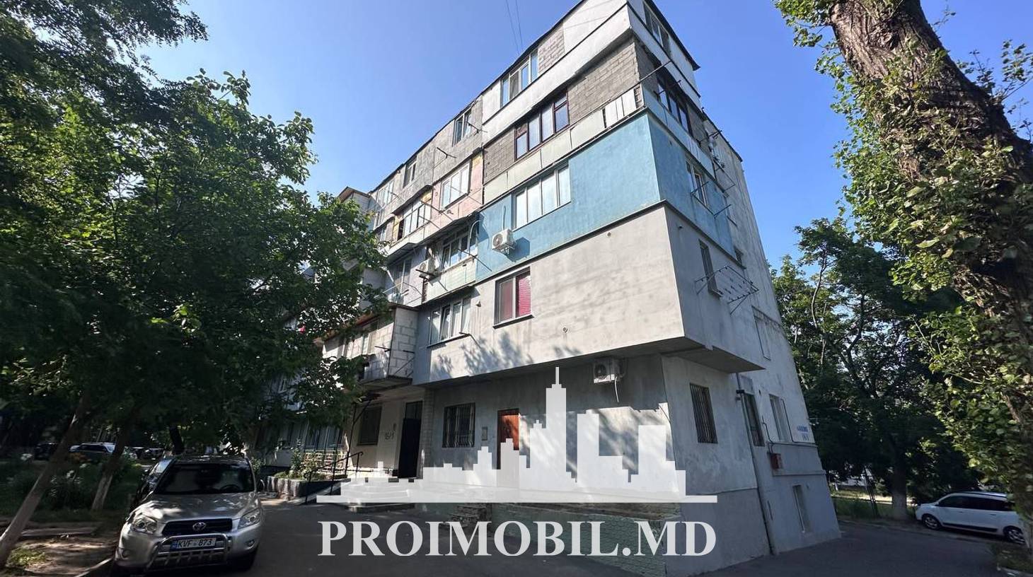 https://images.proimobil.md/KVqz2GLErk-GddwLuWRmDa3oqKONw5zGjfulEr3VduQ/watermark:0.75:so:0:30:0.39/resize:fill:1460:816:1/gravity:ce/bG9jYWw6Ly8vZXN0YXRlL2xyLzc5NTU1N2Q5LTI5NjEtNGY3Zi1iMTM0LWVhZTM4MjljMzA5Yy5qcGVn