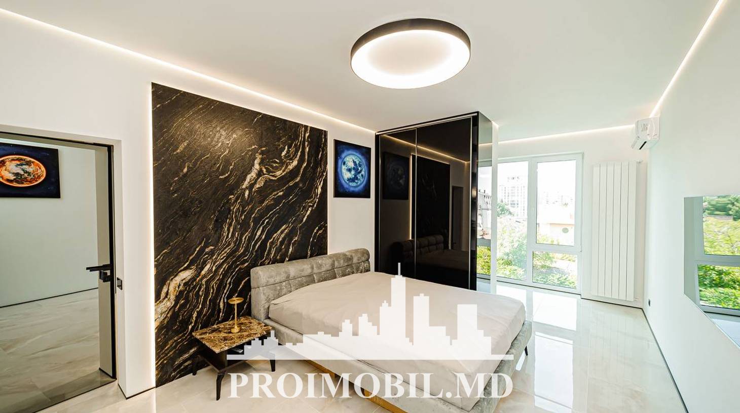 https://images.proimobil.md/KY3J_LFaiS-t2bTdCj9SyQC7AVLWrI4jRQSBTJsw9Uc/watermark:0.75:so:0:30:0.39/resize:fill:1460:816:1/gravity:ce/bG9jYWw6Ly8vZXN0YXRlL2xyL2EyYmI5OGU1LTY4MzMtNGI0NC1iNjA5LTBlY2NjZDQxNmU2Yi5qcGVn