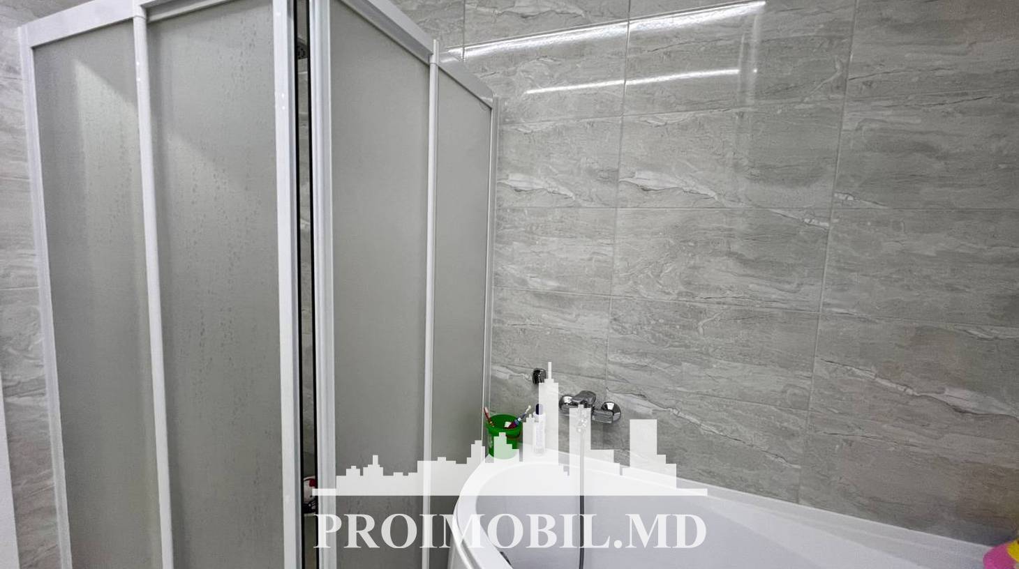 https://images.proimobil.md/KZt4PxJcm7_ajX9iZcLBTjeb4X3Km7Ix2W2O1szgliw/watermark:0.75:so:0:30:0.39/resize:fill:1460:816:1/gravity:ce/bG9jYWw6Ly8vZXN0YXRlL2xyL2FjNzdhY2ExLTVhMDYtNDVjNC1hYzlmLTc4ODNhMDNkNTkwNy5qcGVn