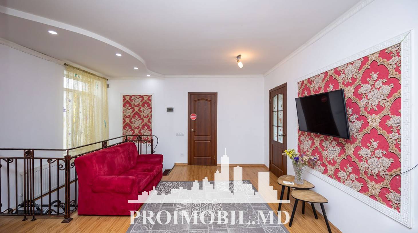 https://images.proimobil.md/KfI2c9g-VT2pmbOgMxVbyjTZ_71EI6BO_-alkvAuhYQ/watermark:0.75:so:0:30:0.39/resize:fill:1460:816:1/gravity:ce/bG9jYWw6Ly8vZXN0YXRlL2xyLzhiNjkwYTRiLTI0OWYtNDY3ZS04NmJhLWU2OGU4MzYzNmU5Ny5qcGVn