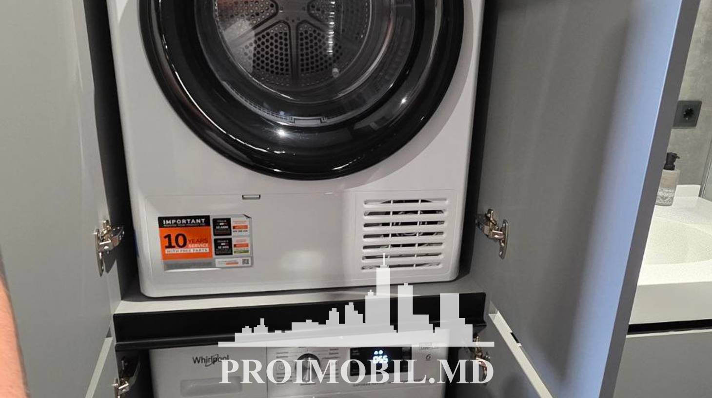https://images.proimobil.md/KfLdbshXFc-BH7rh6_CK0z-4aXJWM2LrPi8uw-TaXI0/watermark:0.75:so:0:30:0.39/resize:fill:1460:816:1/gravity:ce/bG9jYWw6Ly8vZXN0YXRlL2xyLzE1NzRiM2RmLWJhNzctNDYwNC04MmI0LTliODQ0MWE5ZGVkNS5qcGVn