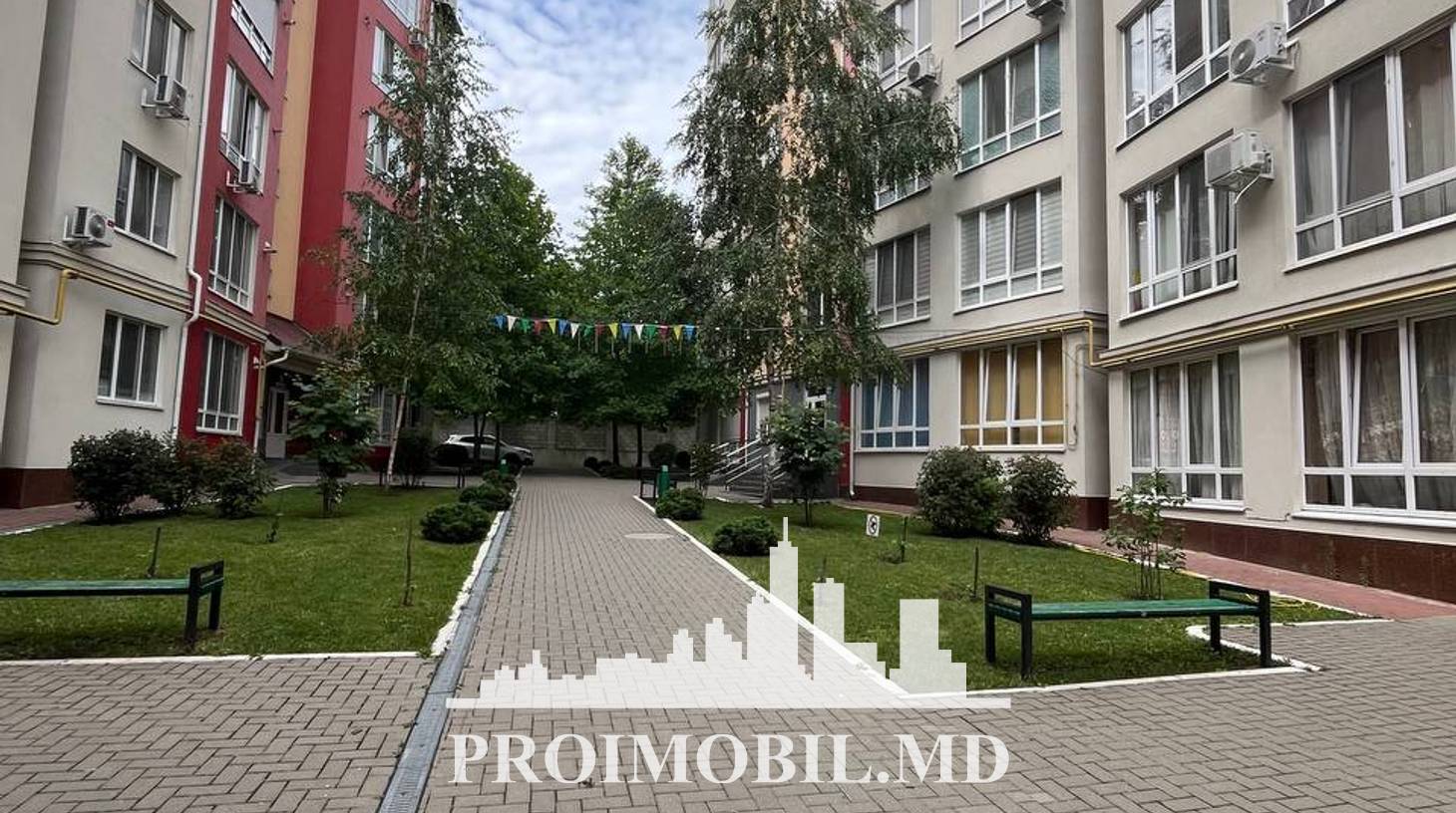 https://images.proimobil.md/Kjs9PKb3dnP-w1VZdtaHh9FU7TWniGnUlwAVvnUJ14A/watermark:0.75:so:0:30:0.39/resize:fill:1460:816:1/gravity:ce/bG9jYWw6Ly8vZXN0YXRlL2xyLzBiY2MxNjg0LThlODYtNGRiNC05Y2MxLWE4ZDRmMDQ0ODY3Zi5qcGVn