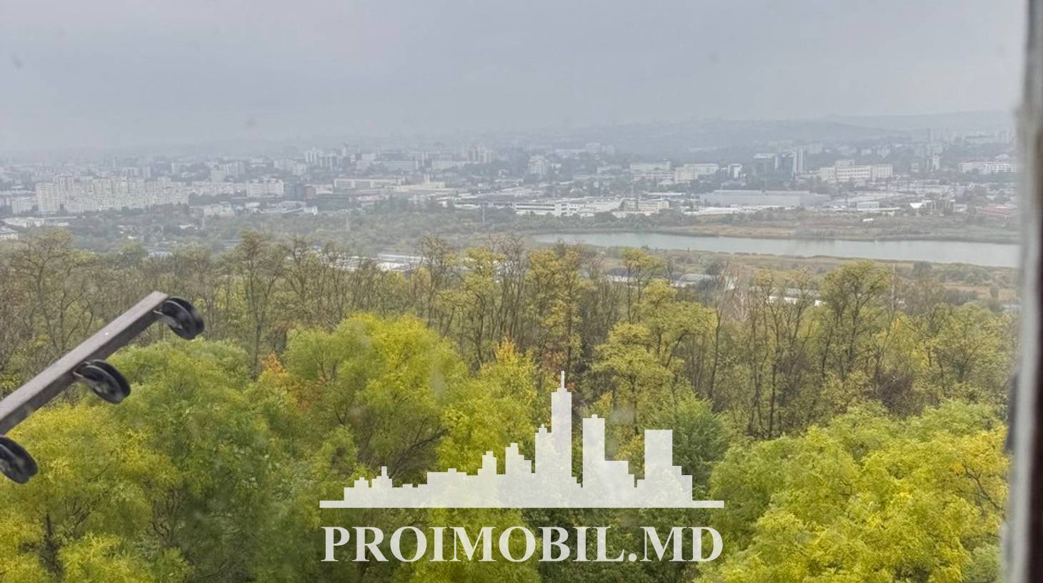 https://images.proimobil.md/Kp93oN22cZVCx6Xa3GdURD25dQuIBF8jfeRG812H2dw/watermark:0.75:so:0:30:0.39/resize:fill:1460:816:1/gravity:ce/bG9jYWw6Ly8vZXN0YXRlL2xyLzhjYWVjYmI0LTNjZjgtNGYyZS1iMmU3LTlkNjViYzg5MWU4Ni5qcGVn