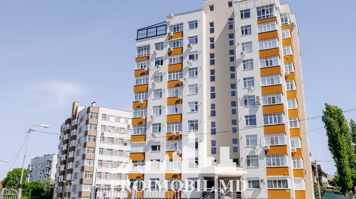 https://images.proimobil.md/KqgHi2xBUaPOOixYrsGEwqSVUU9Ij3Vip7ucolEdoto/watermark:0.75:so:0:30:0.39/resize:fill:1460:816:1/gravity:ce/bG9jYWw6Ly8vZXN0YXRlL2xyLzkyN2JhZjVmLWMzNTItNDM3MC05OTkyLTdlNDdhNTlhZTU0Ny5qcGVn