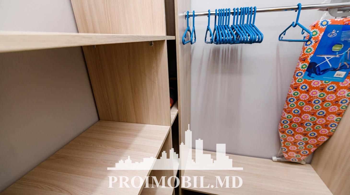 https://images.proimobil.md/Krk4pwrM5ztpzZ8dImfkh0oIhAW_C9QPVbtWuRwZVug/watermark:0.75:so:0:30:0.39/resize:fill:1460:816:1/gravity:ce/bG9jYWw6Ly8vZXN0YXRlL2xyLzAzZTdmYzNkLWM1NWQtNDAzNi1iNGJiLThjMGE5NTdjOGM4Mi5qcGVn